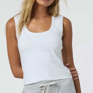 Vuori Halo Essential Scoop Tank | White | Women’s XS